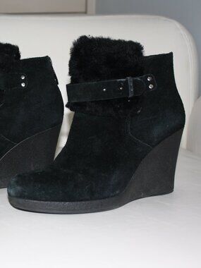 UGG Antonia Black‎ Suede Fur Cuffed Wedge Boot Bootie - Size 8